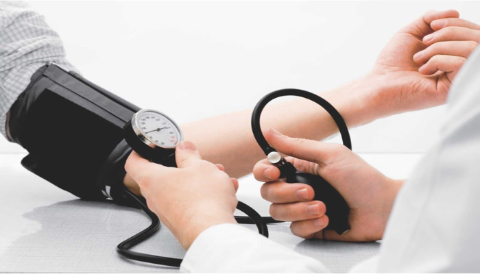 Learn how to monitor blood pressure on Samsung and Apple devices